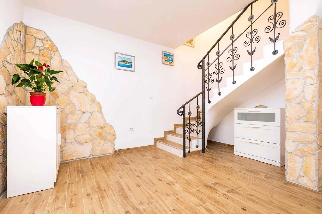 Holiday Home In Veli Losinj 40979 0*,  Hırvatistan